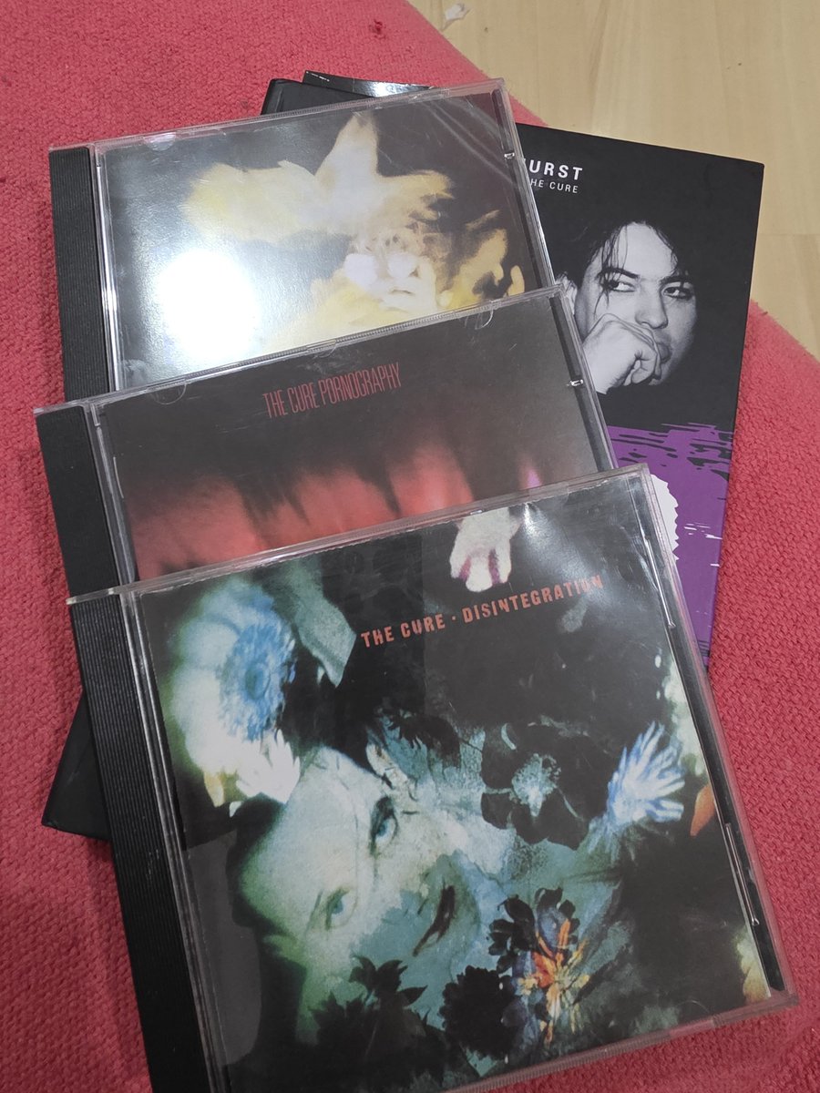 atomic_dirt's tweet photo. @RegissTadeu Assistir o seu vídeo sobre os seus três álbuns favoritos do The Cure e que também são os meus três favoritos https://t.co/2u1PO3J1PK