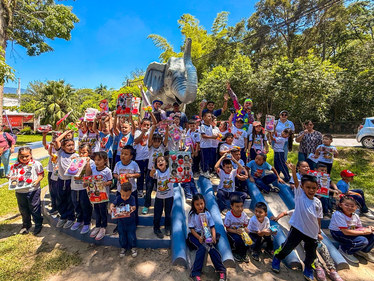 Sackjuarezc's tweet photo. 🌳 Hoy celebramos la recuperación y revitalización del parque de la colonia Minerva, conocido por generaciones como el Parque de La Manyula. https://t.co/1GR3YoGBZl