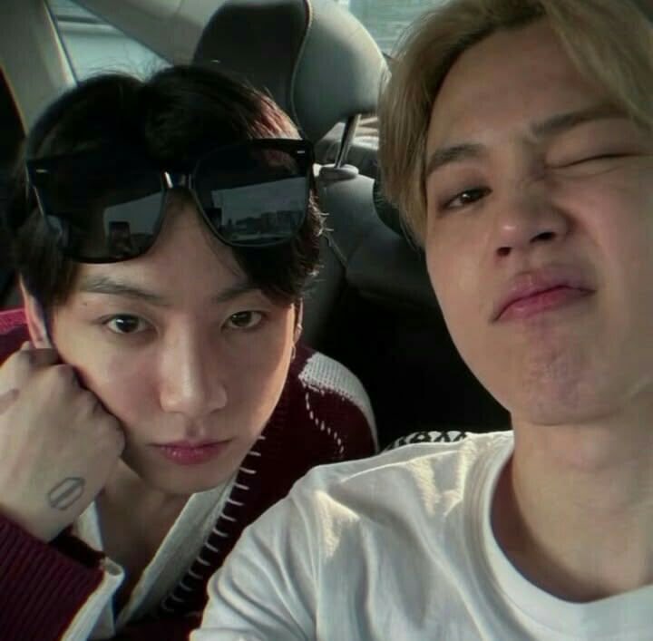 t0oxirub's tweet photo. mini au 
#jikookau 

Onde Jimin e Jungkook ficam a meses, só que Jimin não aguenta mais ser um segredo nas mãos do tatuado. https://t.co/Rm3Em1Guq8