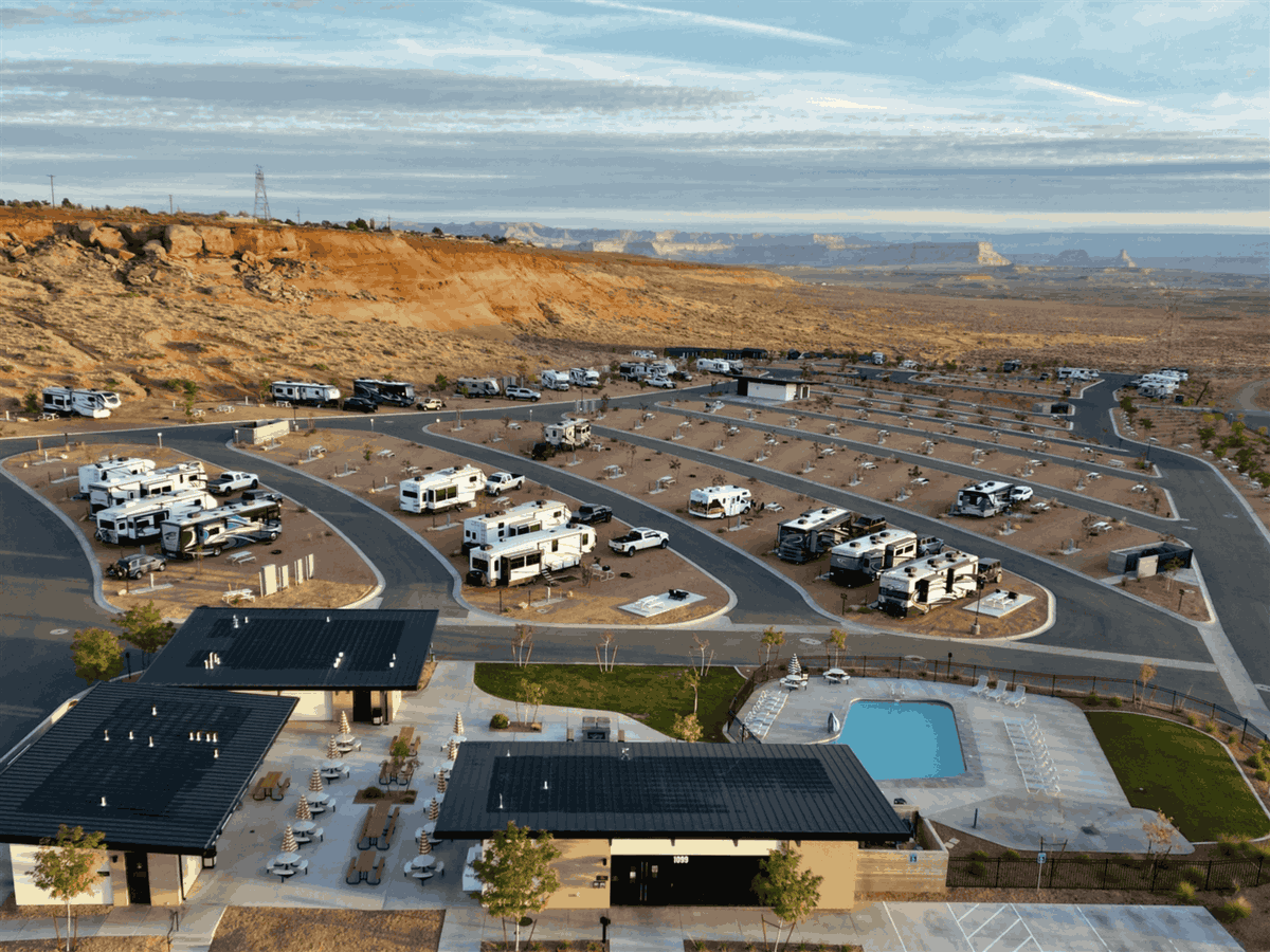 RjourneyRV's tweet photo. Every road trip deserves a view like this. 🌄

From sunrise to sunset, Roam Horseshoe Bend RV Resort offers a front-row seat to some of Arizona's most iconic scenery.

Part of the RJourney family, it's a destination where every day feels like an adventure waiting to... https://t.co/eYlqdeHX8m