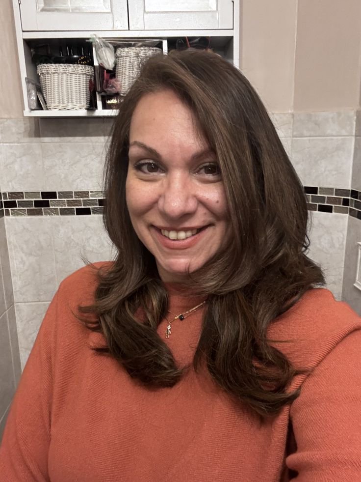 Elizabethss796's tweet photo. Your glow is a reflection of your confidence, not anyone else's approval. ✨💕
Question: What's one thing you love about yourself? #SelfConfidence #PositiveEnergy #XCommunity https://t.co/AXbR29HLAR