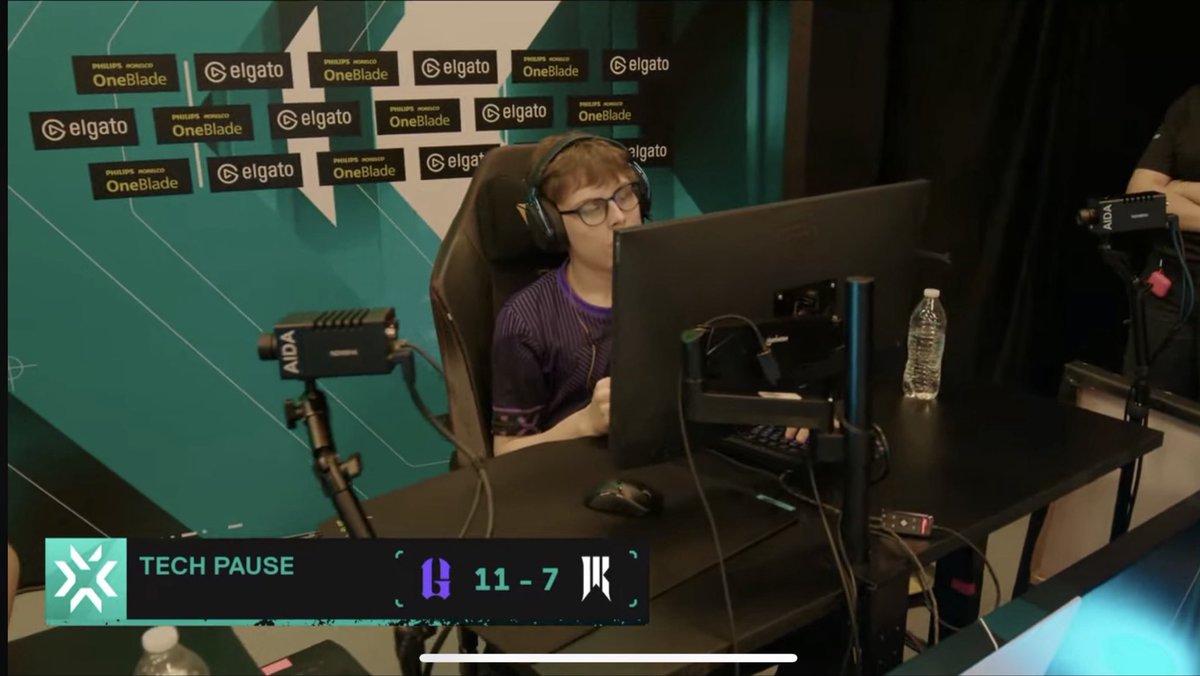 RocketBullets's tweet photo. VALORANT is not a serious esport https://t.co/575ePzof6g