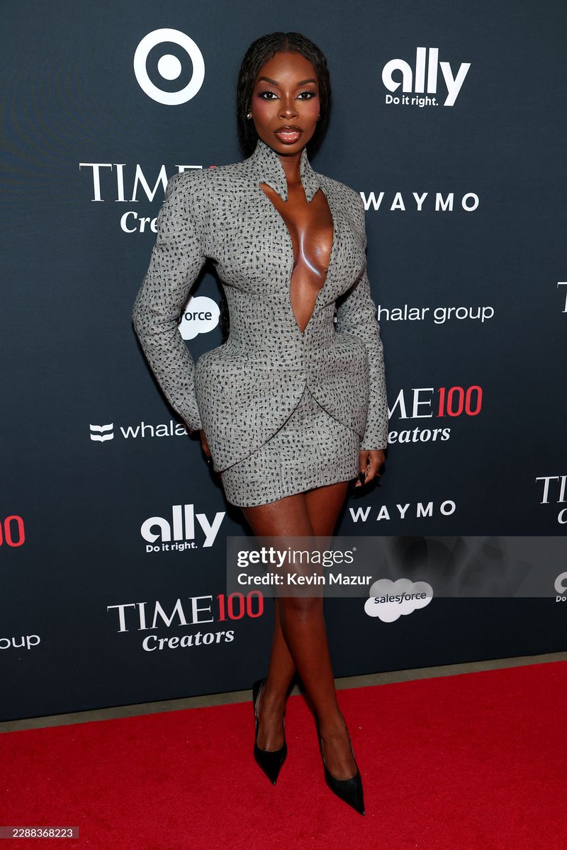 rach_6977's tweet photo. Olandria and the CEO of Time on the Time100 red carpet tonight in New York!! 

#OlandriaxMugler #OlandriaxTime100 https://t.co/F1cmR5EOWG