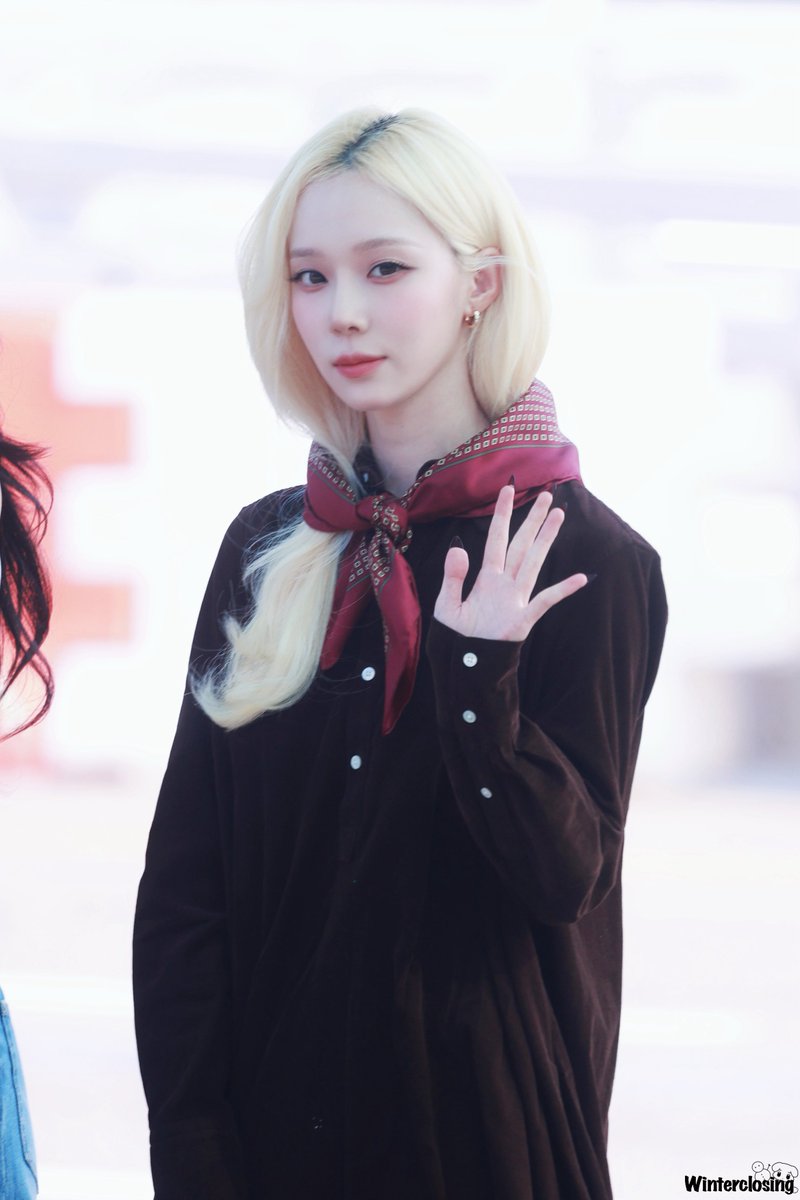 kwtclosing0101's tweet photo. 260731 ICN

Best gift in the morning😭

#WINTER #윈터
#aespa  #æspa #에스파 https://t.co/hnvshWYfjV