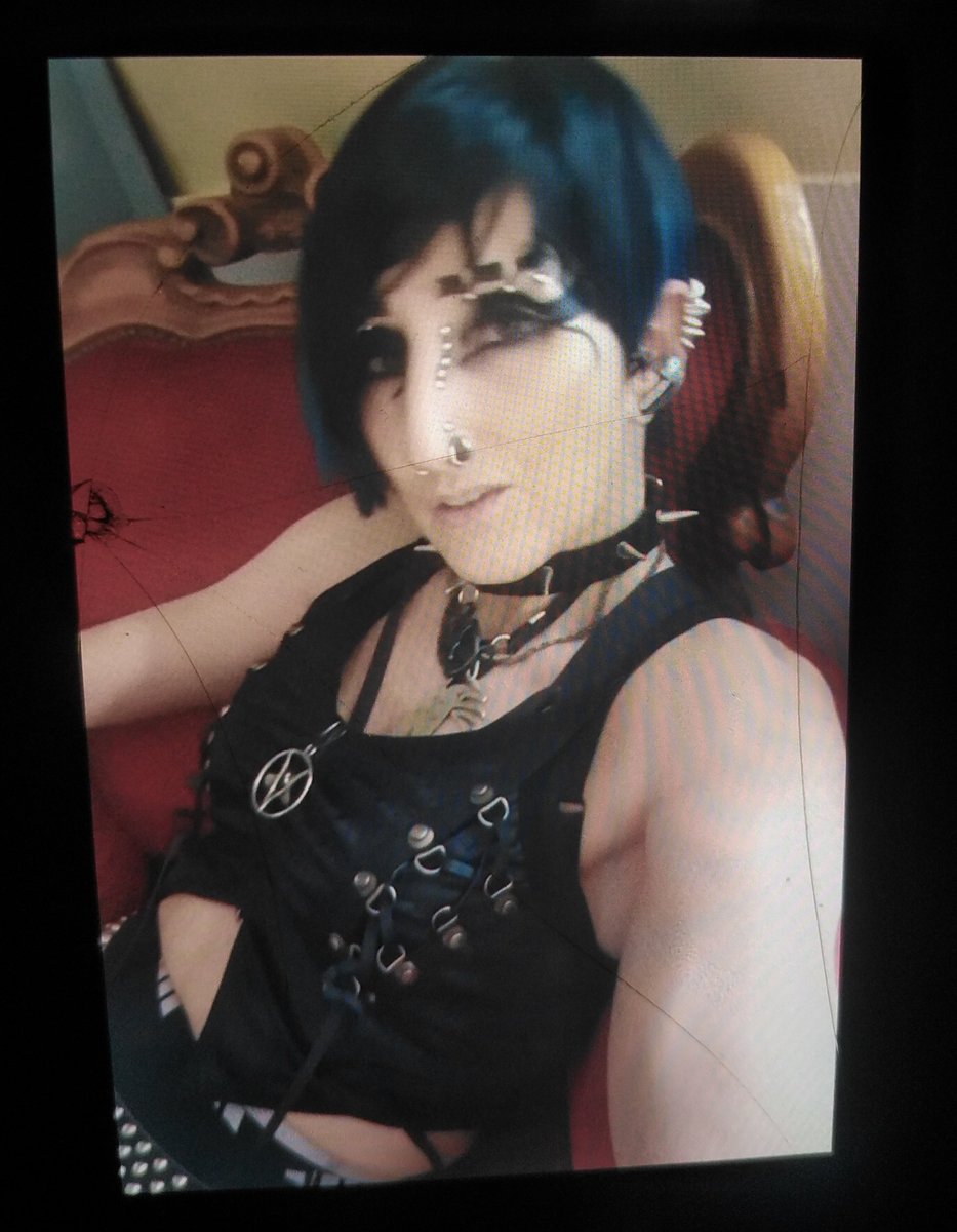 charlyefate06's tweet photo. Instead.... https://t.co/asjAyWchju