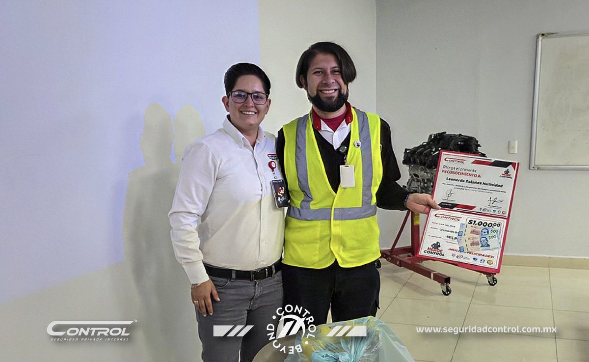 segcontrol's tweet photo. 🦸‍♂️🏆 ¡En Saltillo seguimos celebrando a lo grande!

Reconocimos a nuestros Héroes Control por su compromiso y entregamos los premios de la Rifa Futbolera. ¡Felicidades a todos por poner siempre el corazón y trabajar #ConTodo! ⚽👏

#HéroesControl #RifaFutbolera #OrgulloControl https://t.co/VkKyYWYbXq