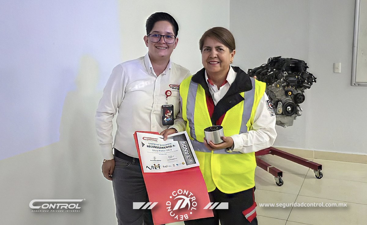 segcontrol's tweet photo. 🦸‍♂️🏆 ¡En Saltillo seguimos celebrando a lo grande!

Reconocimos a nuestros Héroes Control por su compromiso y entregamos los premios de la Rifa Futbolera. ¡Felicidades a todos por poner siempre el corazón y trabajar #ConTodo! ⚽👏

#HéroesControl #RifaFutbolera #OrgulloControl https://t.co/VkKyYWYbXq