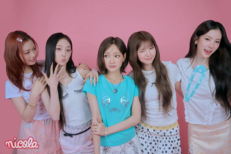 nicolaJP_mag's tweet photo. ／
大注目のK-POPガールズグループ
KiiiKiiiがニコラネットに初登場🎀🫧💚
＼

注目のファッションやメンバーの意外な一面など…ここでしか読めないインタビューを掲載中⭐️この夏はおしゃれでかわいいKiiiKiiiに沼っちゃお🎶🎧

🔗https://t.co/3OhakGv5o1

#KiiiKiii #ニコラ #ニコラネット #키키 https://t.co/0oQgbMcFYM