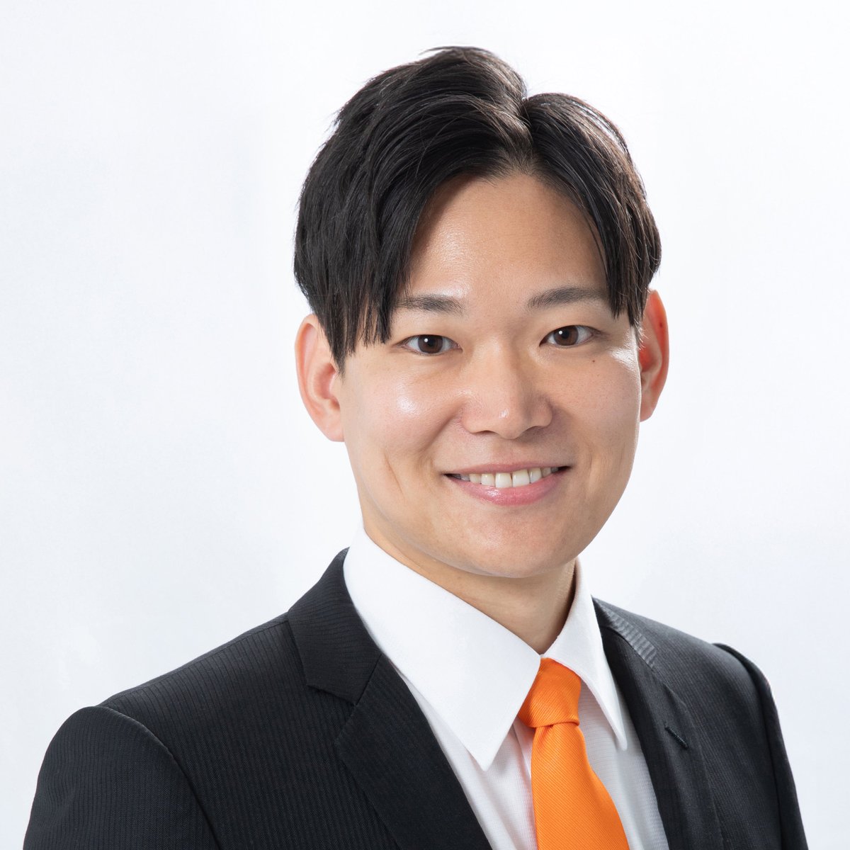 takumisaito_3's tweet photo. 【ご報告】
この度、参政党から公認をいただき、富山県政改革委員(富山市第1区)に就任いたしました。

富山県が抱える問題として、
・外国人労働者と地域住民との摩擦
・少子化に伴う人口減少
・自然を大きく損なう大規模開発や再エネ
・インバウンド偏重の産業推進
これらに特に強い危機感を抱き、富山県民のための政治、今だけでなく未来につながる政治を目指し、取り組んで参ります。
ぜひ県民の皆様のお声をお聞かせください。

どうか今後とも、ご指導・ご支援を賜りますよう、よろしくお願い申し上げます。

#参政党
#県政改革委員
#さいとう匠
