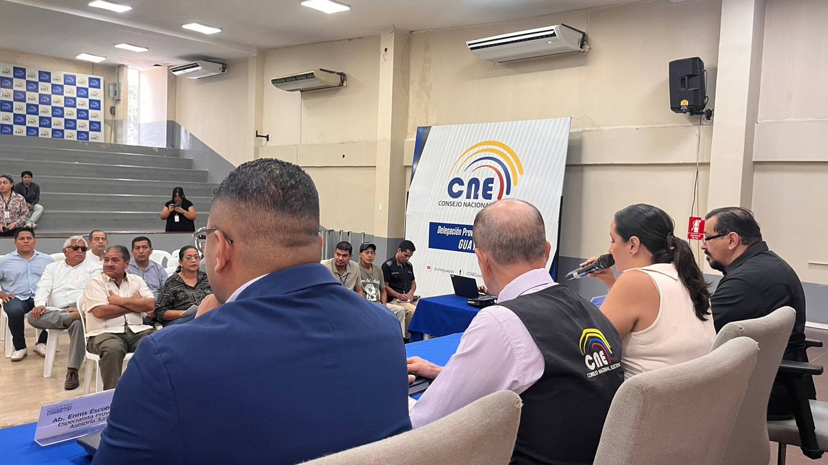 rositapiaec's tweet photo. Durante la jornada abordamos temas como la inscripción de candidaturas, el control de la propaganda y del gasto electoral, reafirmando el compromiso con la transparencia, la participación y el diálogo permanente para fortalecer la confianza en el proceso electoral. 🇪🇨🗳️ https://t.co/FnqdKwB4gt