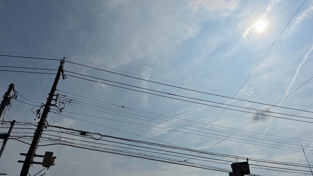 arax_info's tweet photo. おはようございます☀金沢市30.1℃ 
台風が近づいてきていますね…
本を読むようになりデジタルもいいけどやっぱりアナログで紙のぺージをめくる方が私は落ち着きます📖
オススメあれば教えてください
ファンタジー系以外何でも読み漁り中
#企業公式つぶやき部
#企業公式が毎朝地元の天気を言い合う https://t.co/sbLVqZTEKn