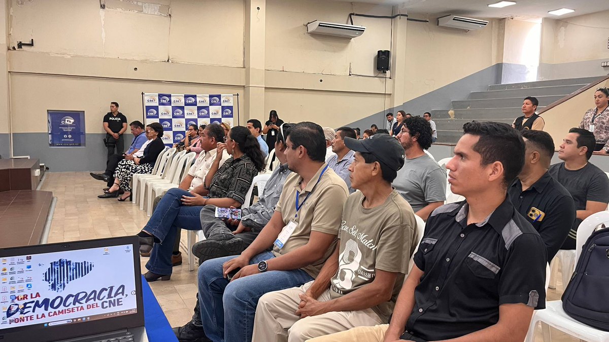 rositapiaec's tweet photo. Hoy desarrollamos el Consejo Consultivo Provincial con representantes de las organizaciones políticas de #Guayas, un espacio de diálogo técnico que fortalece la coordinación y el trabajo conjunto rumbo a las #Elecciones2027Ec y la #ElecciónCPCCS2027.

#TuVotoTuDecisión https://t.co/dgPzTSiHh7