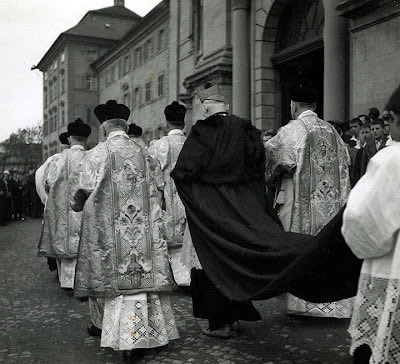 homunkuIus's tweet photo. @Emma506131772 The Territorial Abbot of the Einsiedeln Abbey. https://t.co/fi5e1VWZxa