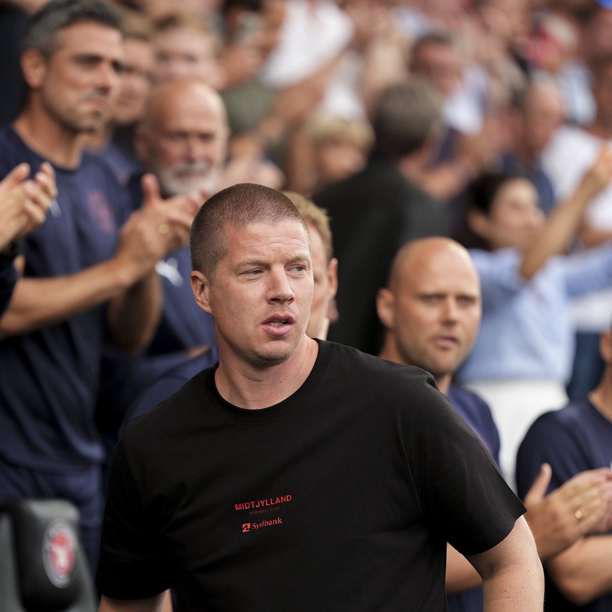 kartalhatti's tweet photo. Midtjylland Teknik Direktörü Mike Tullberg: “Beşiktaş zaten bizden daha iyi bir takım.” https://t.co/gk79g6n22o