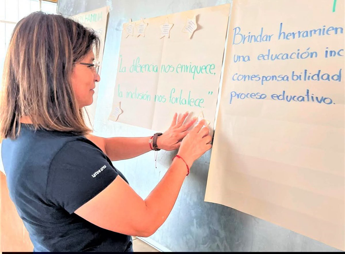 EducacionZ3_Ec's tweet photo. [COTOPAXI] El Distrito Pangua desarrolló la réplica del taller “Educando en Familia”, dirigido a educadores de planteles unidocentes, abordando la temática de inclusión educativa desde las familias, con énfasis en la atención a la discapacidad. 👧🏻👦🏻📚 https://t.co/B0S4mkAF1l