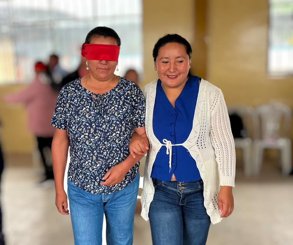EducacionZ3_Ec's tweet photo. [COTOPAXI] El Distrito Pangua desarrolló la réplica del taller “Educando en Familia”, dirigido a educadores de planteles unidocentes, abordando la temática de inclusión educativa desde las familias, con énfasis en la atención a la discapacidad. 👧🏻👦🏻📚 https://t.co/B0S4mkAF1l