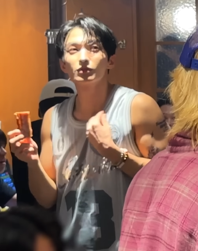 kyeomties's tweet photo. dokyeom in casual wear with the skyfall tattoos 🫠 https://t.co/wuaV3D4mDe