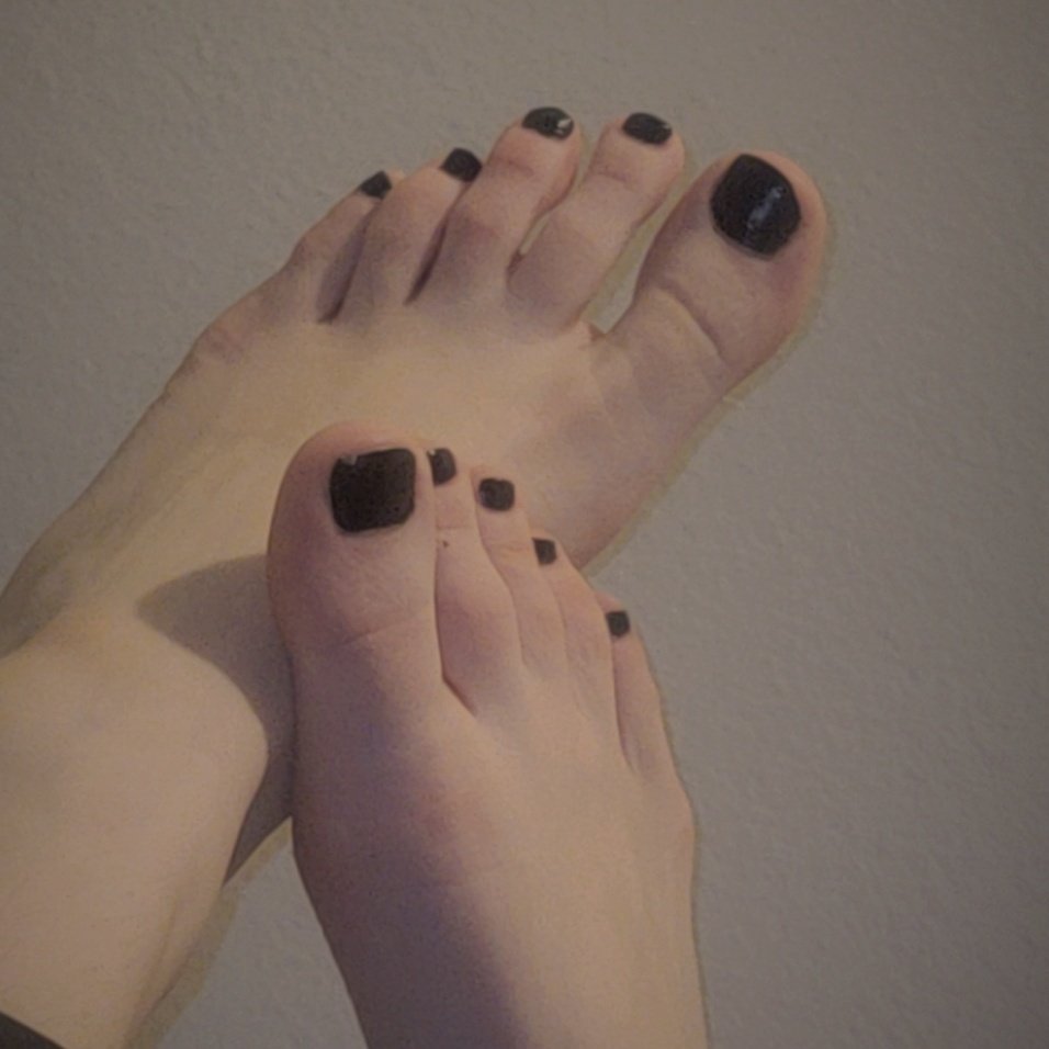 sock0clock's tweet photo. Any ladies on here have advice for a new girl?? I want to get into foot content, but I'm seeing nothing but bots &amp; scams 😭
DMs are open!
#feetfetish #FootPics #footfetish https://t.co/bV8s8HKtZC