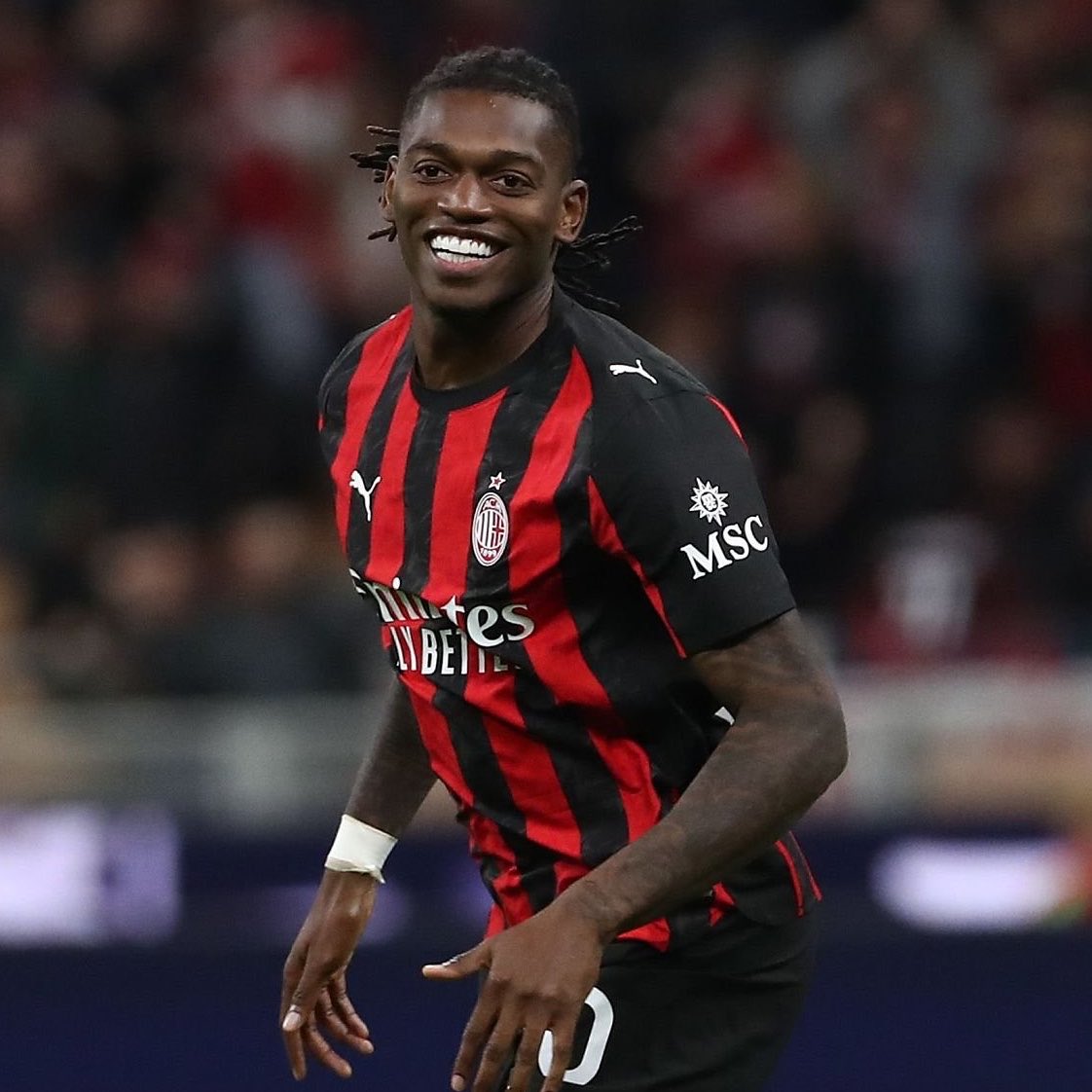 MilanTHub's tweet photo. 🚨 Talks between Galatasaray and Rafael Leão are progressing very well.

A personal agreement is now very CLOSE to being reached.

Galatasaray want to beat Fenerbahçe &amp; finalize terms with the player first before opening formal negotiations with AC Milan.

[ @sachatavolieri ] https://t.co/IvFHY1IB6z