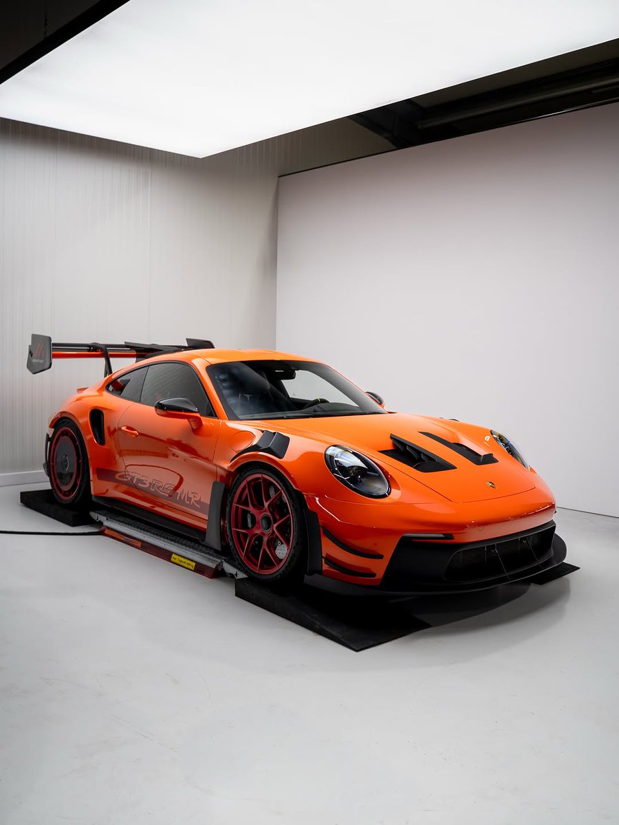 mascdaily's tweet photo. Porsche 911 GT3 RS (992) Manthey Racing 🟧 🏎️ 🔥 https://t.co/ou8C2qT3Pg