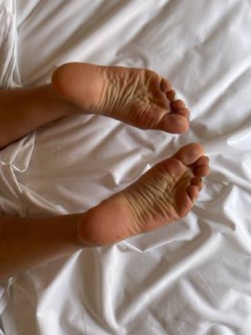fisdomprincess's tweet photo. Fall in love with my morning salty feet https://t.co/u7RY1SZwyG