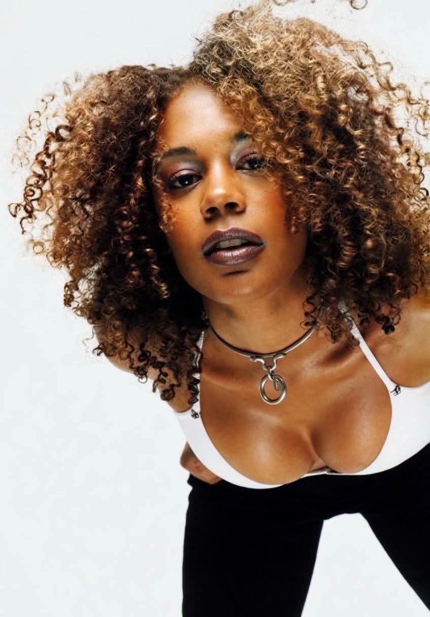fwskiiii's tweet photo. Rachel True😍 https://t.co/elHMzyC05R