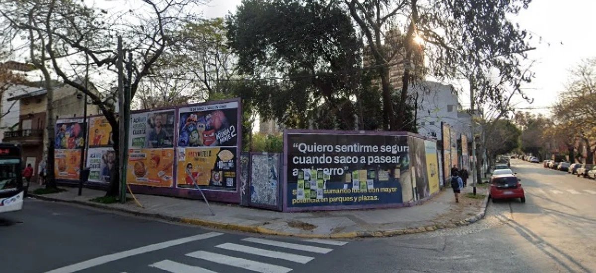 lacomuna12's tweet photo. Alarma vecinal y defensa del proyecto de espacio verde tras sugestivos movimientos en el predio de Vilela y Melián en Saavedra 🚨👇🏻

https://t.co/xwXNmQX3Ew https://t.co/V0DUAX2u5B