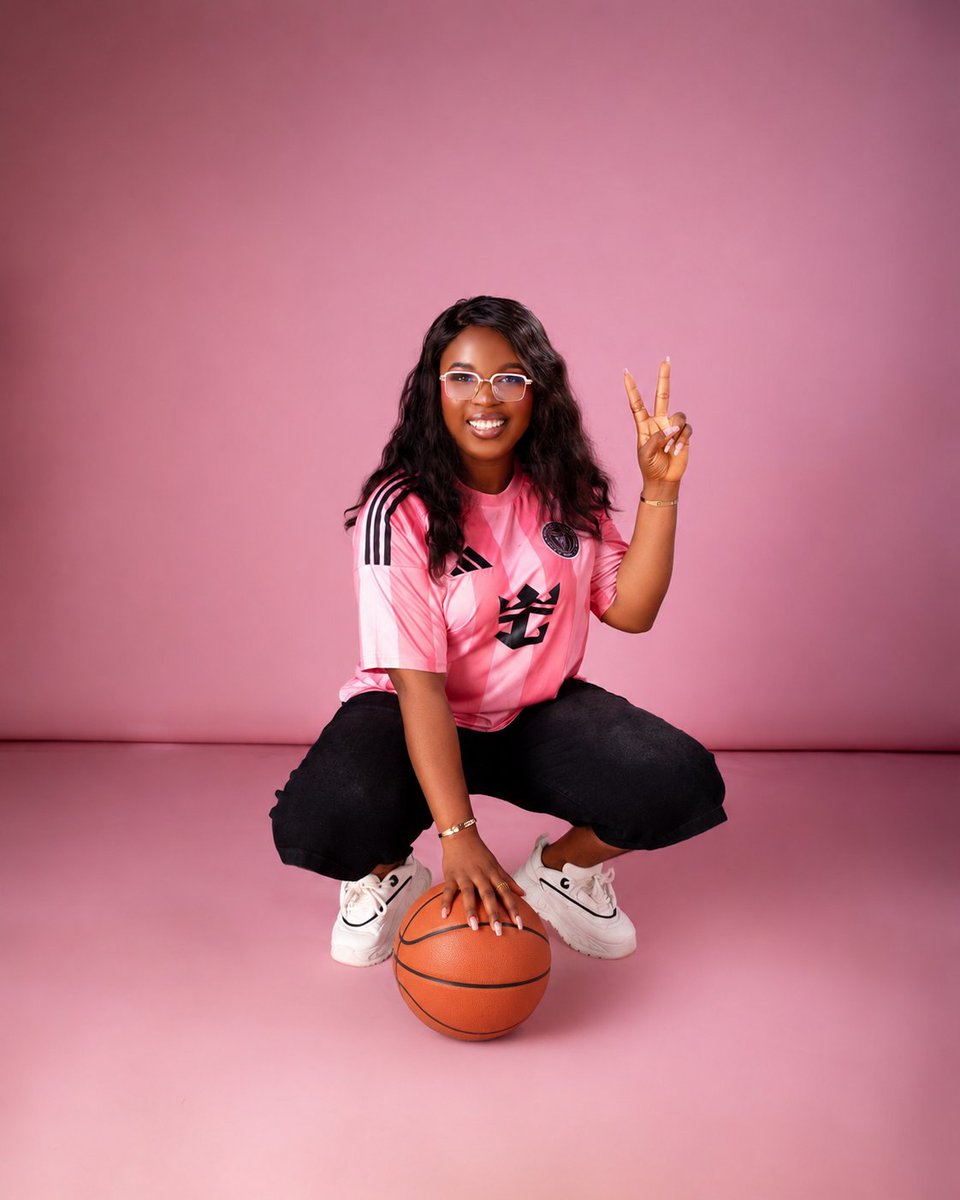 anderline_joy's tweet photo. At this point, i think i should be @InterMiamiCF 's model.
Tell me why this looks so good on me https://t.co/V21GYyXiem