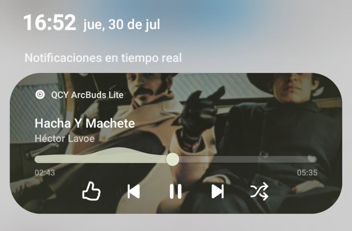 lazaruss_'s tweet photo. Yo ahora escuchando con una foto de Iorio de sticker pegada en el telefono Y BUEEE queselevaser https://t.co/rSZpZYr9l7