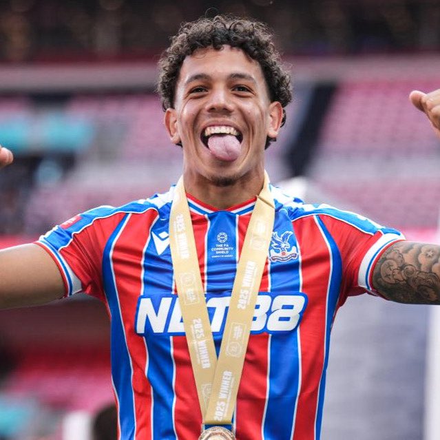 eflpublished's tweet photo. Bristol City are reportedly in advanced talks to sign defender Rio Cardines (20) on loan from Premier League side Crystal Palace 🦅 Via | @reluctantnicko 

The full-back is believed to be versatile and able to play on either side of the defence 🚀

#BristolCity https://t.co/m5uSOSfS44