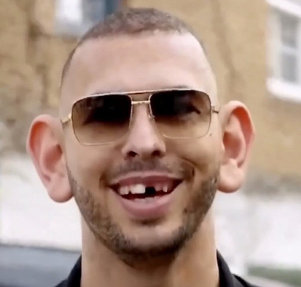 ariz77x's tweet photo. what an absolute prick https://t.co/n9EaBLe7NY