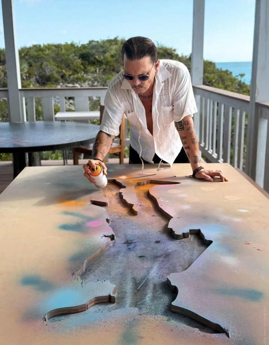 JohnnyDeppogn's tweet photo. life’s deepest scars can become something beautiful when shaped by time, resilience, and creativity.
#SDCC2026
#EbenezerMovie #Johnnydepp #TiWest #ParamountPictures #PromotionEvent
#USA
#Sandiego
#Justafanofjohnnydepp https://t.co/BiyU5dZdZf
