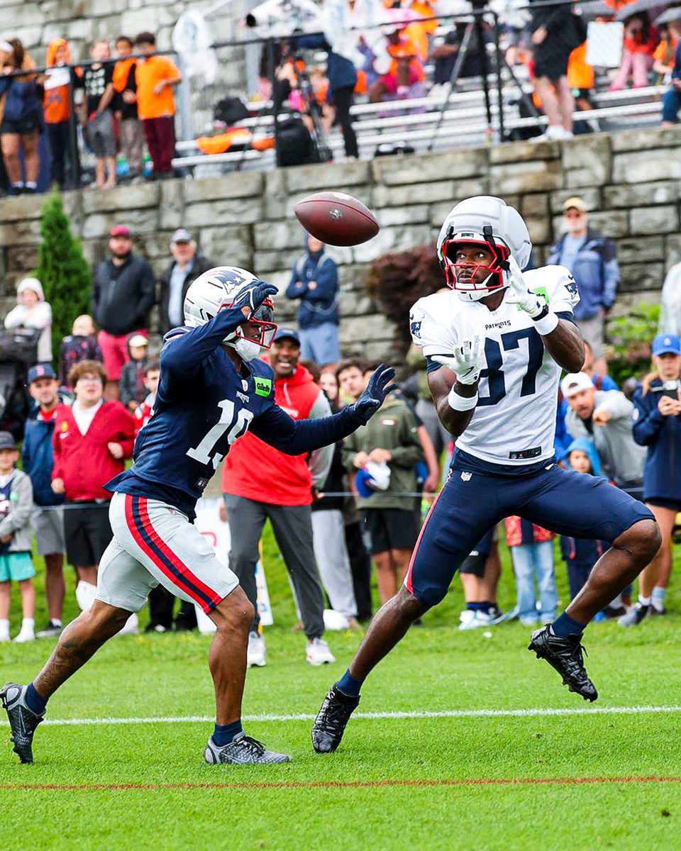 Patriots's tweet photo. Getting active 👏 https://t.co/jK9ritPyWw
