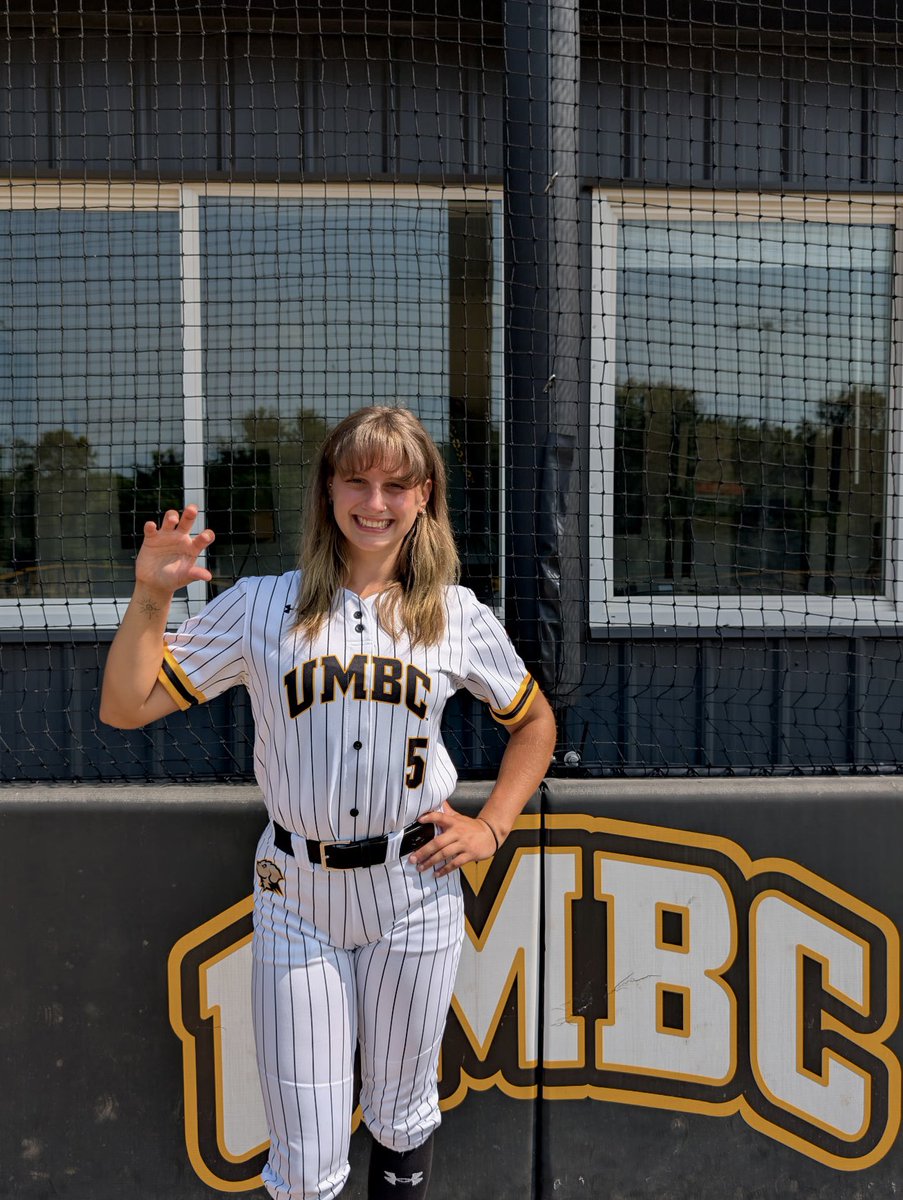 west2025c's tweet photo. I'M BACK! 🐾 UMB "C" YA SOON ☀️ @AmericaEast

I'm so excited to officially announce my commitment to @UMBCsoftball! 💛🖤

Huge thank you to @CoachNick520, @OilerPride22, @mel_ren88 and my parents for believing in me and supporting me every step of the way and thank you @chris_stelma for giving me this opportunity 

Can't wait to start my new journey as a new DAWG! 🐶