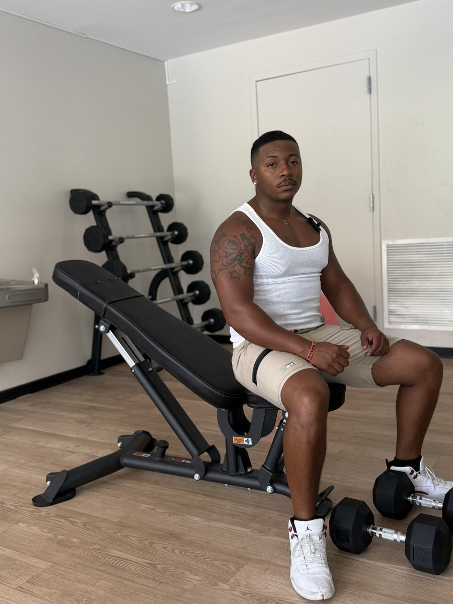 Manofsteeel01's tweet photo. Locked in. No excuses. Just work. 💯 https://t.co/uqvjDhVp2i