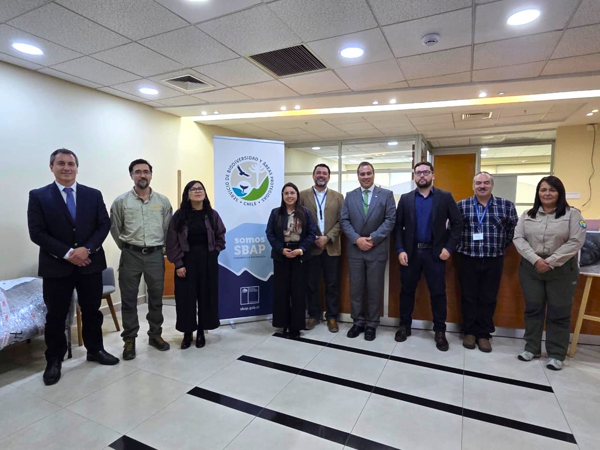 conaf_tarapaca's tweet photo. 🤝 En #Tarapacá avanzamos hacia la implementación del Servicio de Biodiversidad y Áreas Protegidas con la Mesa Regional de Gestión del Cambio #SBAP-#CONAF
➡️ Se acordaron acciones para fortalecer la coordinación interinstitucional y definir la hoja de ruta regional 2026-2027 🏜️ https://t.co/mMLNN8AhOE