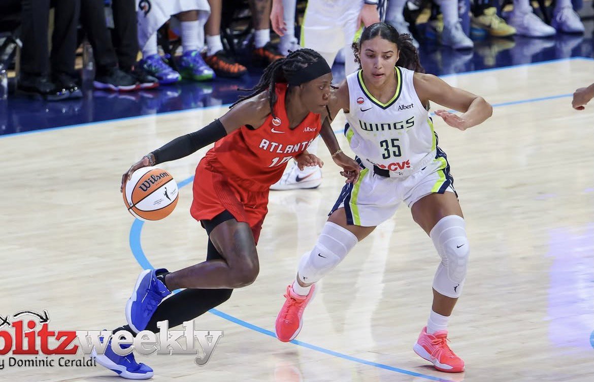 AzziArchive's tweet photo. Azzi photos from last nights matchup https://t.co/JRK2BI144x