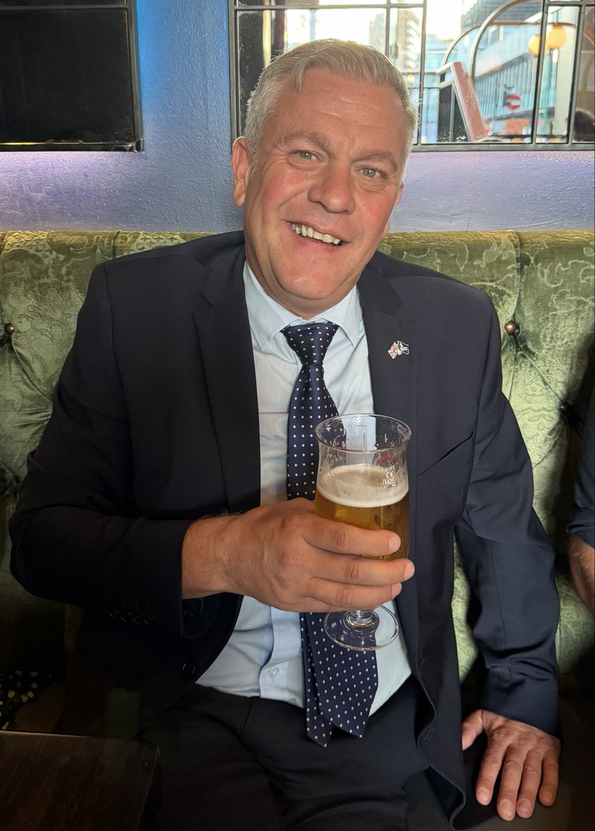 RupertLowe10's tweet photo. Greater Manchester, some Restore Britain honesty. We’re not knocking doors until the bitter end. Marlon’s enjoying a pint and he deserves it. 

But you’ve still got an hour to vote for him. It’s worth the effort! https://t.co/9sj3daFyzS