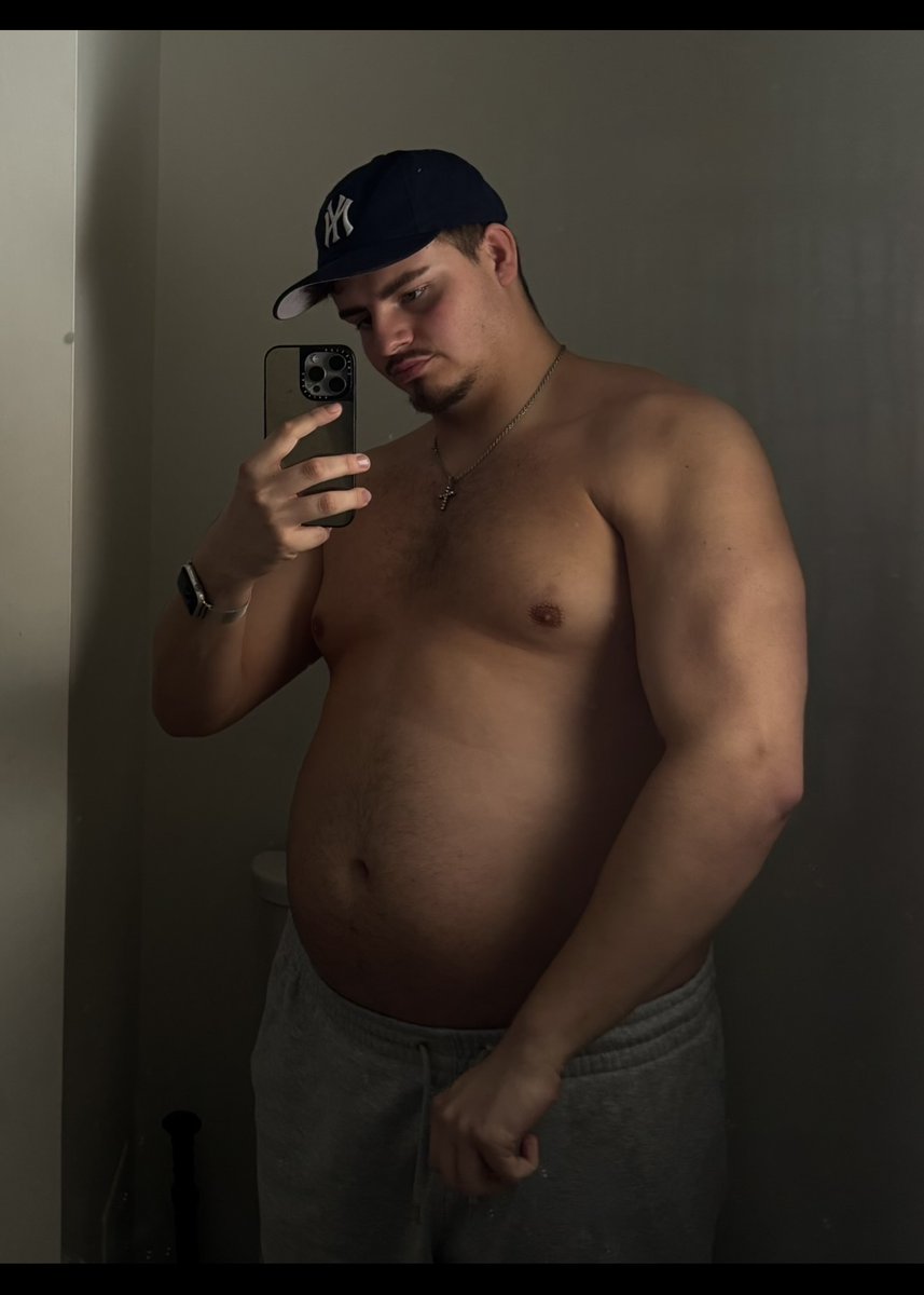 twunkyyboyy's tweet photo. january to now, any differences? 

#gainer #muscle #chub #protein #bulk #bigboy #gay https://t.co/Q3PkSLX7eH