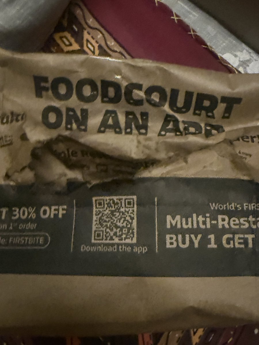 AgRaWalAvAd's tweet photo. @Swiggy @SwiggyCares  Such a bad and worst experience an one can have when you order late night and feeling hungry. The food was so spoiled and the packaging omg just look and image and you guys are not even allowing reporting. I had to vomit the 2 bites that I had. https://t.co/N2zEuf0BvE