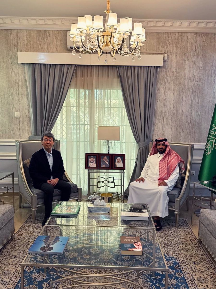 KSAembassydj's tweet photo. استقبل سعادة  سفير خادم الحرمين الشريفين لدى جمهورية جيبوتي الأستاذ / مترك بن عبدالله العجالين، بمقر السفارة، سفير اليابان لدى جيبوتي المعين حديثاً الأستاذ /أوكوتشي أكيهيرو، وجرى خلال اللقاء تبادل الأحاديث الودية ومناقشة الموضوعات ذات الإهتمام المشترك. https://t.co/yn2yckiI8j