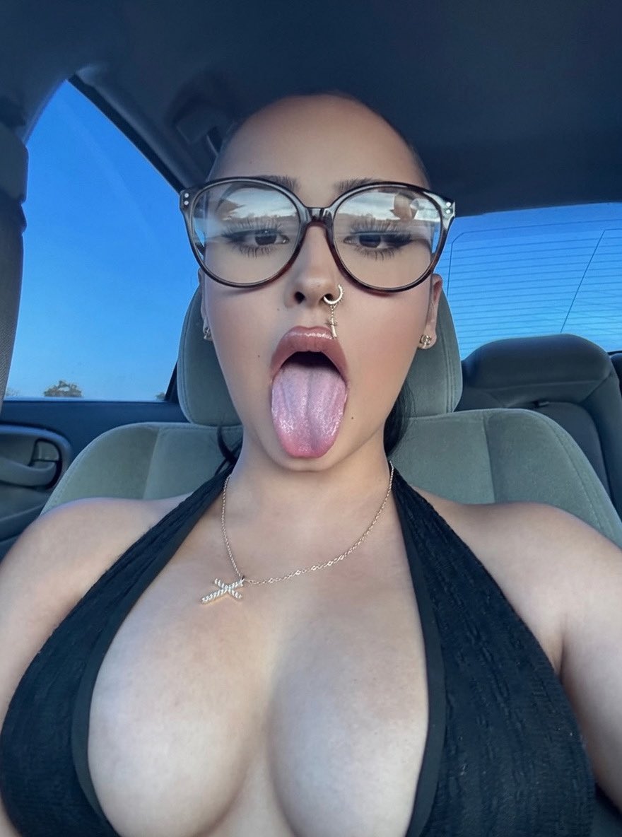 fijiwatter_'s tweet photo. Cum here :P https://t.co/VH57I0y8S5