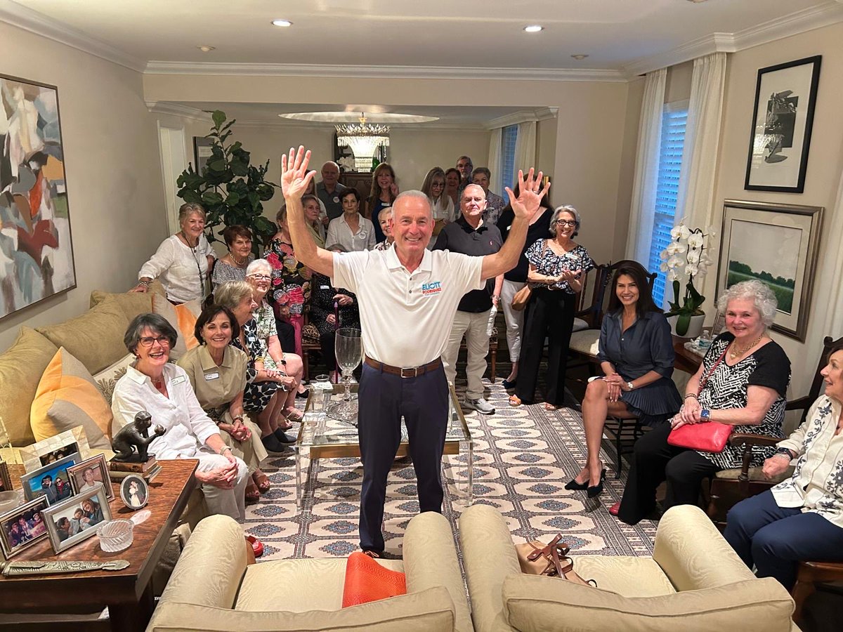 ERodforCongress's tweet photo. Every day I hear the same message: it’s time for new leadership. We can defeat María Elvira Salazar, but first we must win the Democratic primary.

Vote by August 18. Thank you to everyone who joined us and to our volunteers for your hard work. https://t.co/U9kpoFJNa1