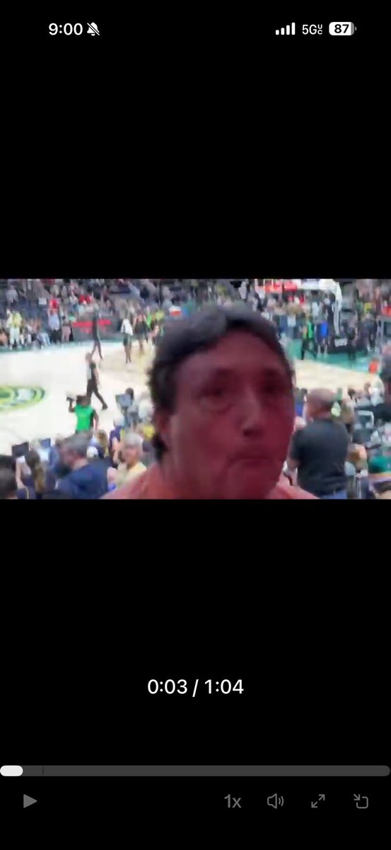 MoonRovingSOL's tweet photo. @JonnyRoot_ @Nordstrom Can we find the spitter now? https://t.co/dPrCYrF6Nj