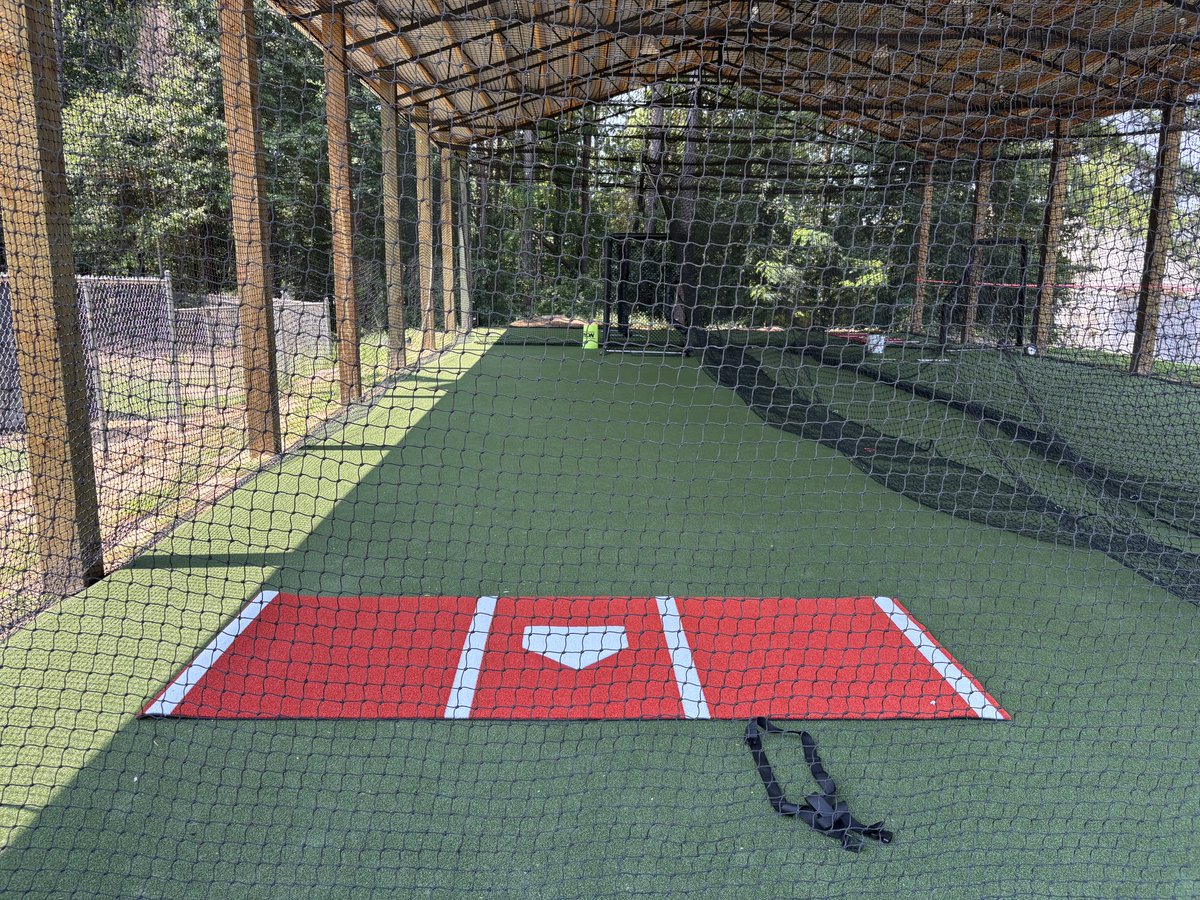 EvansHSsoftball's tweet photo. New hitting mats are down! Continuing to improve the 🏰. #KnightTime⚔️🥎@TheCoachesBoxGA https://t.co/q4v9V3ePnK