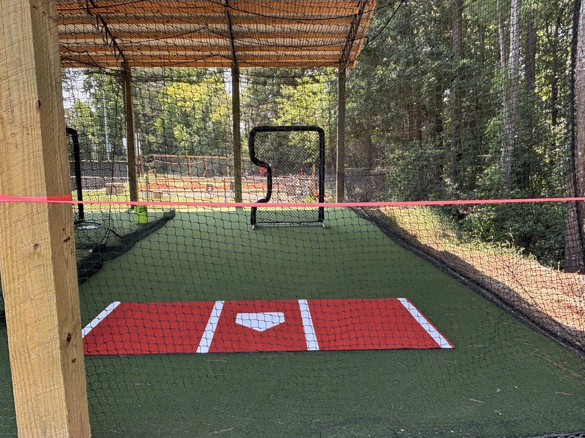 EvansHSsoftball's tweet photo. New hitting mats are down! Continuing to improve the 🏰. #KnightTime⚔️🥎@TheCoachesBoxGA https://t.co/q4v9V3ePnK