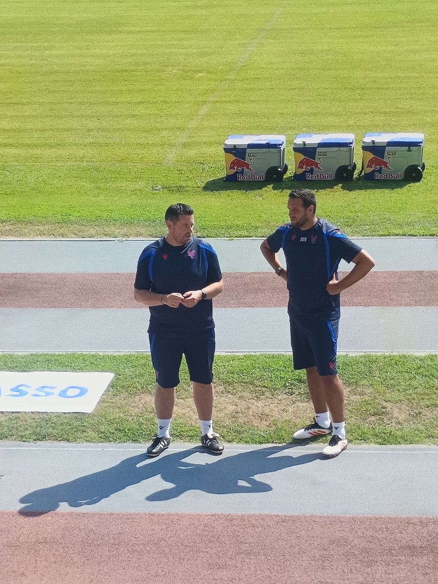 Ritalcoach's tweet photo. @Pierre__Sage et @ddellasanta , heureux d'avoir pu assister à votre séance ce matin. Je vous souhaite LE MEILLEUR, de tout cœur ❤️, pour votre saison avec @CPFC 🦅🔵🔴 https://t.co/YU7IzuG2gc