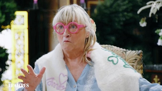 NewsTVReal's tweet photo. Mais l'équipe de production a été licenciée et remplacée avant le prime pour nous servir du divertissement comme ce soir ? Valérie a peut-être été virée, on sait pas. #SecretStory https://t.co/YkCttBWqsq