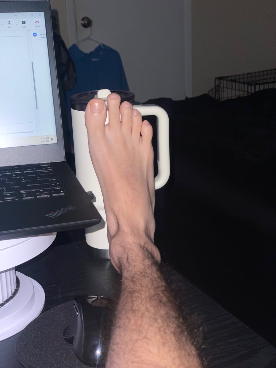 barefootblazee's tweet photo. Morning toes hitting different 👀 https://t.co/M7Wolj4AT2