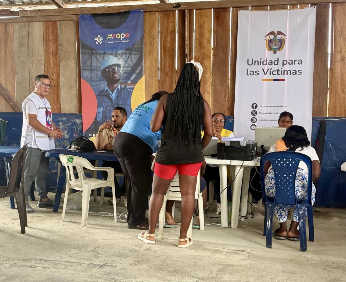 MisionONUCol's tweet photo. En Sipí, #Chocó, acompañamos la Misión Humanitaria y de Atención Integral, con articulación interinstitucional de @MinInterior, para proteger a comunidades afectadas por el conflicto armado. #DesdeElTerritorio https://t.co/TXpGu4hkyO